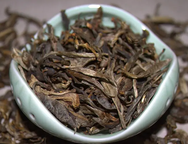 云南普洱茶从色泽上来分属于什么茶？